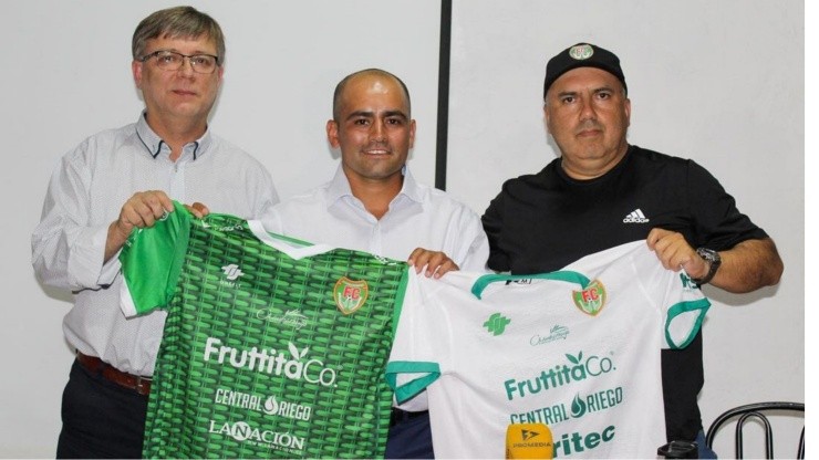 Rodrigo Quezada asumió como entrenador de Chimbarongo FC en enero del presente año.
