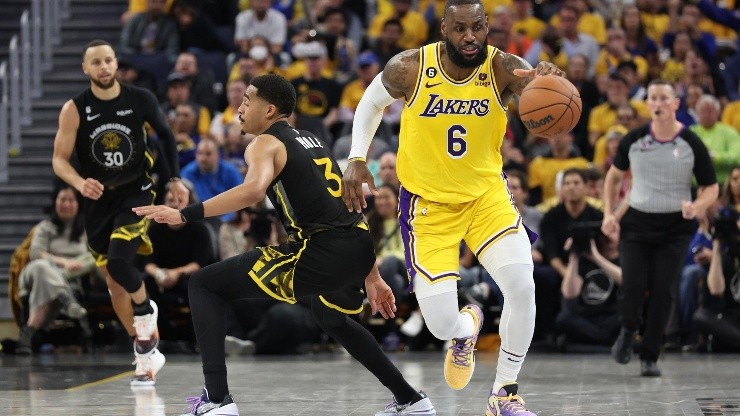 The Lakers surprised Curry and company and lead the series 1-0.