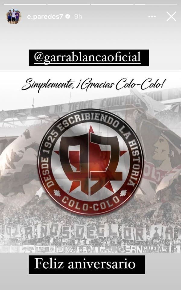 Esteban Paredes saludando por redes sociales.