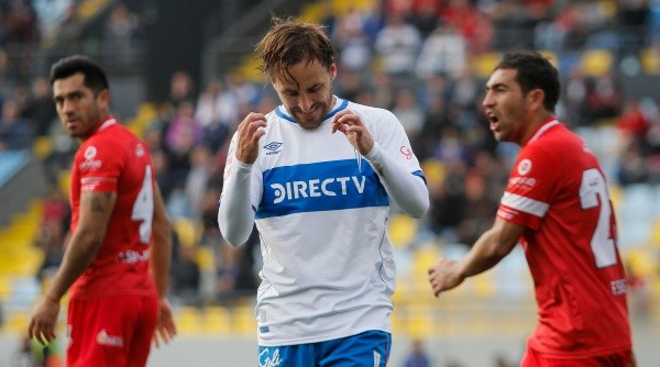 Sábado 9 | 20:00 horas | U. Católica vs U. La Calera | San Carlos