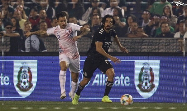 Eugenio Mena | Defensa