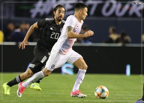 Charles Aránguiz | Mediocampista