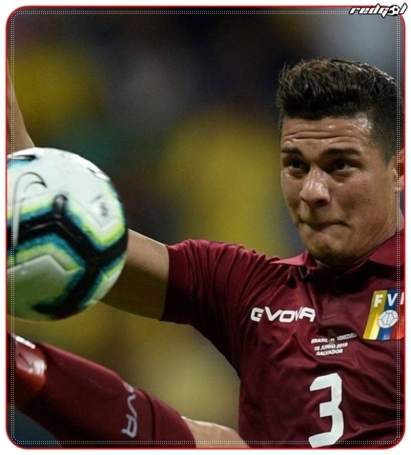 Defensa | Yordan Osorio | Venezuela
    No perdió la concentración ante Brasil y triunfó en las alturas cuando apremiaba.