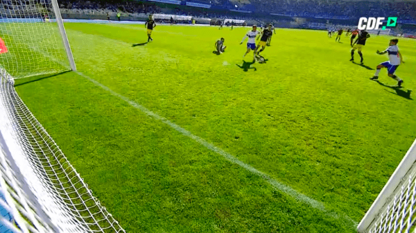 El arco quedó libre para anotar(Foto: Transmisión CDF)