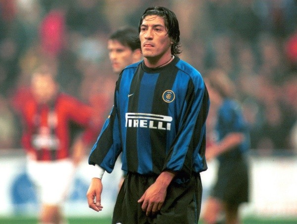 Iván Zamorano (1996-2000)    Fue allí donde usó la mítica camiseta del 1+8. Llegó a la Serie A luego de un gran paso por el Real Madrid perole costó tener continuidad absoluta, compitiendo con Ronaldo. Sin embargo, anotó 40 goles en 148 partidos. Fue campeón de la Copa UEFA de 1998.