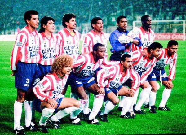 ¡Todo bien, todo bien! En octavos de final de la Libertadores 1994, Colo Colo se topó con el Junior del Pibe Valderrama, que llegó a Pedrero. Fue 1-1 en Barranquilla, 2-2 en el Monumental y fuera en penales los albos. Uno lo anotaría el astro colombiano.