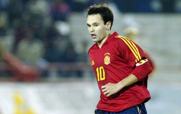 Andrés Iniesta (España) / Trinidad y Tobado 2001
