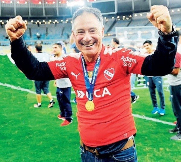 Ariel Holan cuando fue campeón de la Copa Sudamericana.