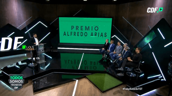 Premio Alfredo Arias al fiasco de año: “podría ser para el mismo Alfredo Arias… el ganador es la Culebra Duvier Riascos”, dijo Vega.
