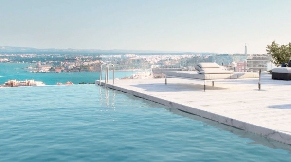 La impresionante nueva piscina de Cristiano Ronaldo.