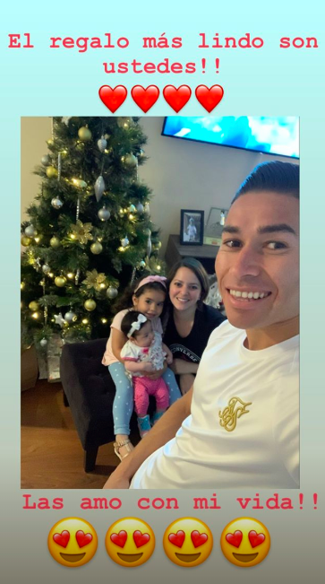 Óscar Opazo junto a su familia.