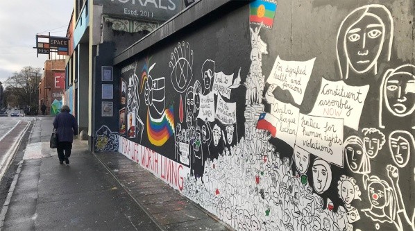 La zona del medio muestra las consignas.