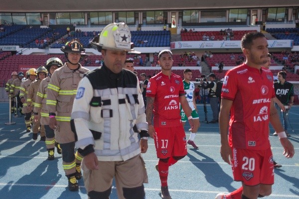 Bomberos acompañaron a ambos equipos. Foto: Agencia Uno