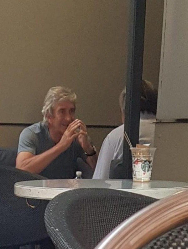 Pellegrini reunido con Mayne-Nicholls. ¿Le ofreció la banca de Colo Colo o no? Foto: ADN.