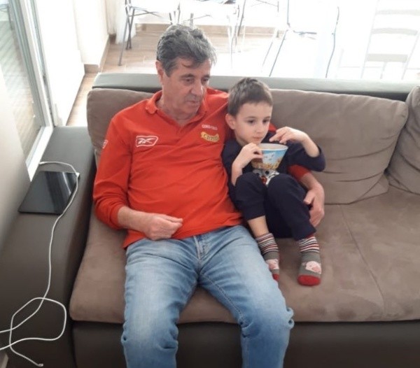 Mirko Jozic con su camiseta de Colo Colo