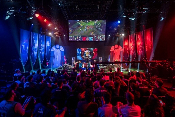 Red Bull Solo Q pasa a ser online