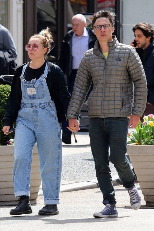 Florence Pugh y Zach Braff han sido visto paseando por Hollywood juntos desde hace un año.
