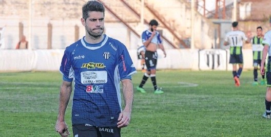 Miralles se retiró del fútbol profesional en 2018 en Liniers de Bahía Blanca
