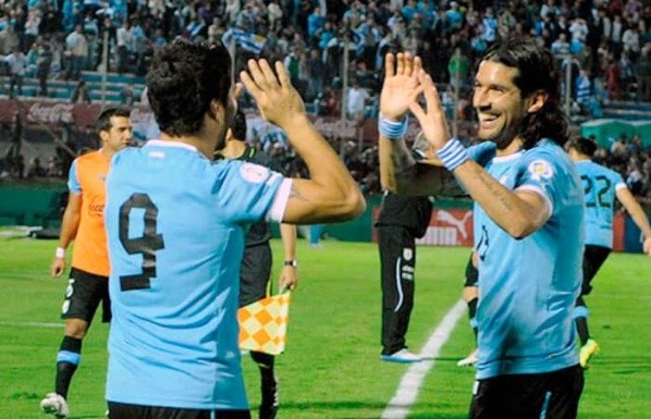 Abreu y Suárez compartieron en la selección uruguaya. (FOTO: Internet)