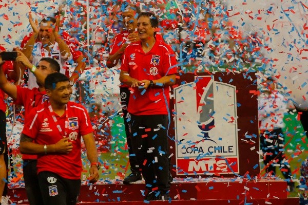 Mario Salas levantó la Copa Chile 2019 con Colo Colo. (Foto: Agencia Uno)