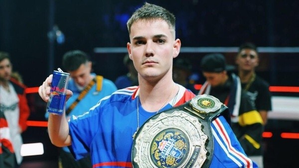 Bnet con su cinturón en Madrid, 2019. (Foto: Red Bull)