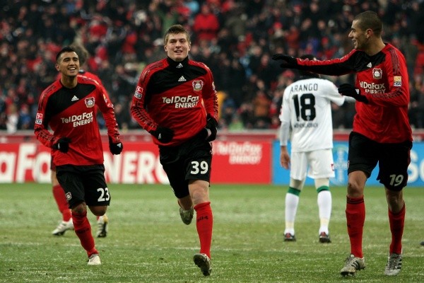 Arturo Vidal y Toni Kroos en Bayer Leverkusen