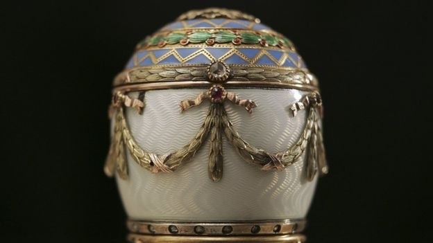 Para Pascua, el famoso joyero Peter Carl Fabergé recibió el encargo por parte de los zares rusos de hacer 50 huevos de este tipo. (Foto: Getty Images).
