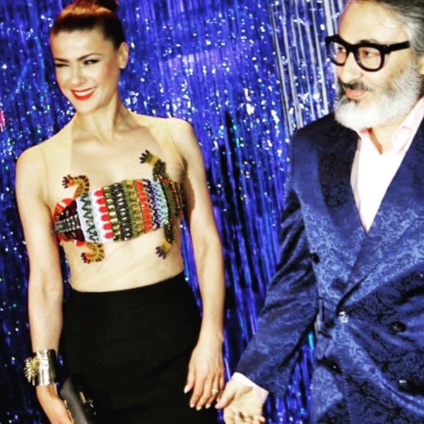 Tonka Tomicic junto a Parived en una de las pocas imágenes públicas.