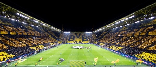 El Signal Iduna Park es el estadio más grande de Alemania con capacidad para82 mil espectadores