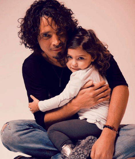 Toni ha recordado en varias ocasiones a su padre, Chris Cornell, en Instagram