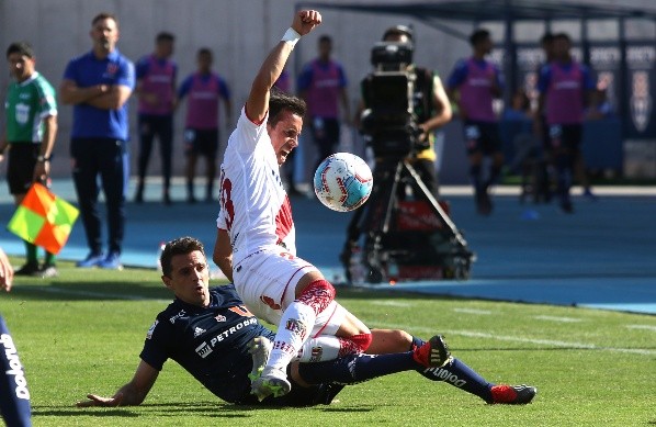 Azules y curicanos se verán las caras a partir de las 21:55.
