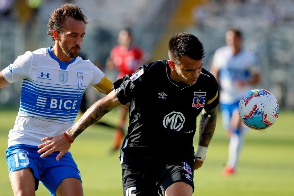 La UC y Colo Colo disputando un encuentro por el torneo nacional. (FOTO: Agencia Uno)