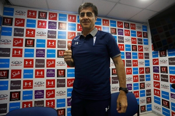 Gustavo Quinteros fue campeón de la Supercopa y del Campeonato Nacional con la UC.