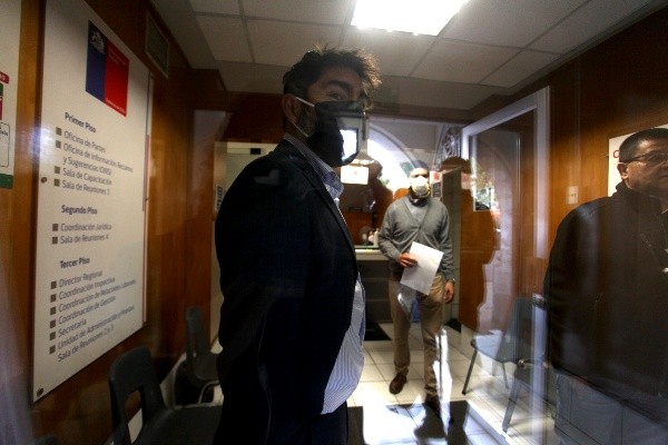 Gamadiel García el día en que el Sifup presentó las acciones correspondientes en la Dirección del Trabajo.