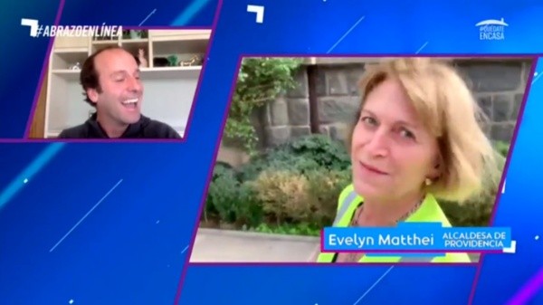 El saludo causó la sorpresa de Stefan Kramer. (Foto: Captura Canal 13)