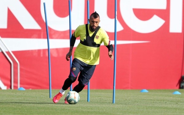Arturo Vidal compartió cancha solamente con Luis Suárez y Lionel Messi