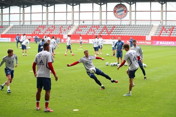 Bayern volvió hace unas semanas a los entrenamientos y esperan no sentir el parón de dos meses para poder confirmar el primer lugar de la liga. (Foto: Getty)
