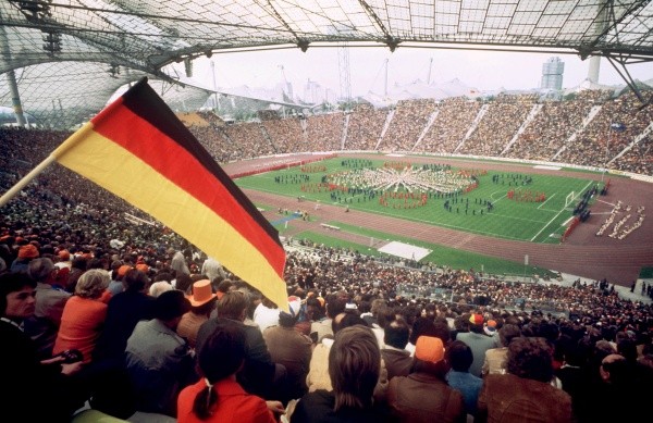El estadio Olímpico de Múnich fue el escenario de esta final. Aprovechando la localía, Alemania tuvo el público a su favor en un difícil encuentro con la icónica &#039;Naranja Mecánica&#039;. (Foto: Getty).