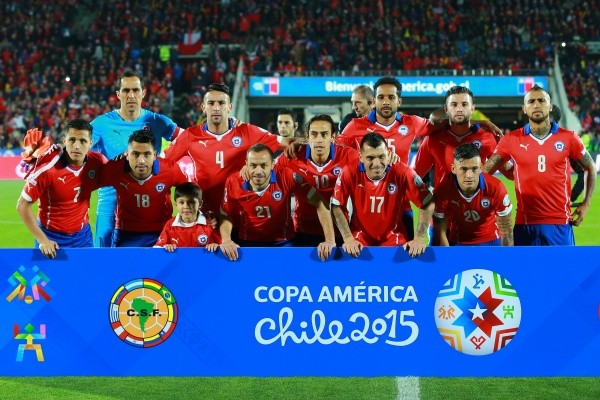 Este fue el equipo que paró Sampaoli contra Ecuador en el debut de la Roja en Copa América. (Foto: Getty)