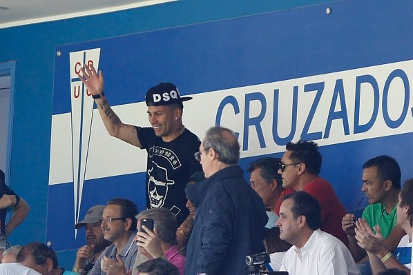 Gary Medel es fanático de la UC y en más de una oportunidad ha ido a San Carlos a verlos.