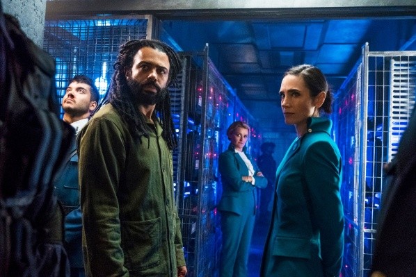 Jennifer Connelly y Daveed Diggs protagonizan la nueva adaptación en formato serie de “Snowpiercer”.