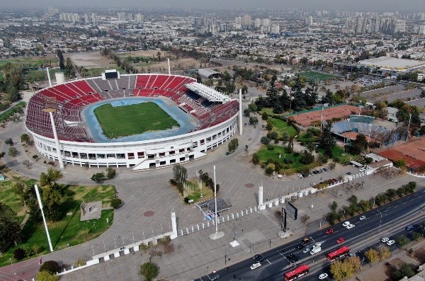 El Estadio Nacional y el resto de las casas del fútbol chileno seguirán cerrados junio y julio.