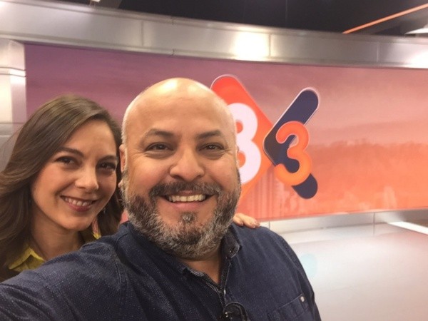 Aparte del reporteo en la calle, Miguel Acuña conduce el programa matutino “3×3”, que se encuentra suspendido por la pandemia.