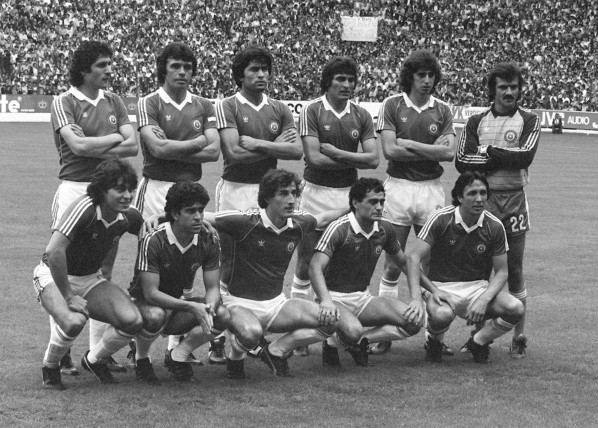 El once titular de Chile que jugó contra Alemania, con figuras como Patricio Yáñez, Eduardo Bonvallet, Lizardo Garrido y Don Elías Figueroa. (Foto: Getty)