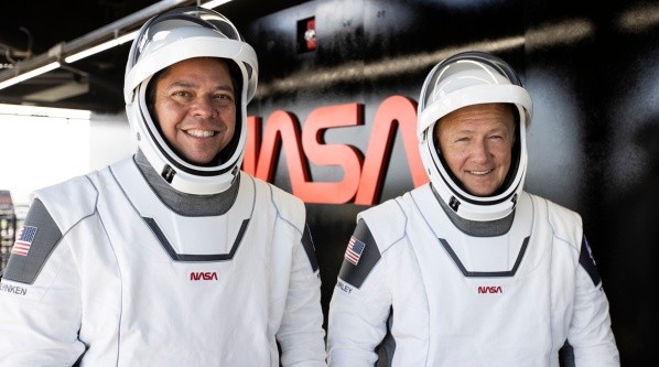 Los astronautas Bob Behnken y Doug Hurley forman la tripulación de la cápsula Crew Dragon.
