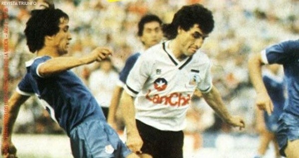 Raúl Ormeño, en toda su carrera, solo vistó dos camisetas: Colo Colo y Chile. Foto: Archivo