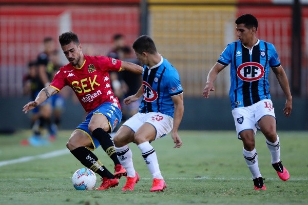 Juan Pablo Gómez ha sido uno de los jugadores más destacados de Unión Española en sus últimas campañas. Su nivel lo ilusiona con poder ganarse un llamado a la Selección Chilena. Foto: Agencia Uno