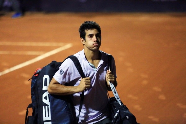 Los últimos momentos que Cristian Garin pisó una cancha de tenis, pues salió lesionado del ATP Santiago. (FOTO: Agencia Uno)