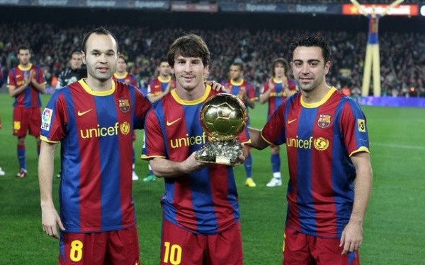 Iniesta formó parte de la época más gloriosa del Barcelona, y eligió a sus ex compañeros Xavi y Messi para crear al jugador perfecto