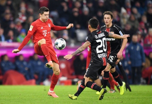 Aránguiz tendrá un duro partido este sábado ante Bayern Múnich - Getty